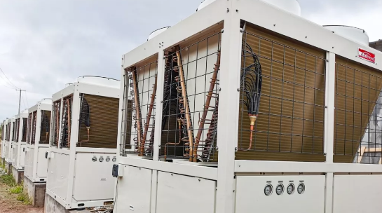 養(yǎng)鴨場(chǎng)老板：熱泵供暖溫度高，費(fèi)用比燒煤還??！